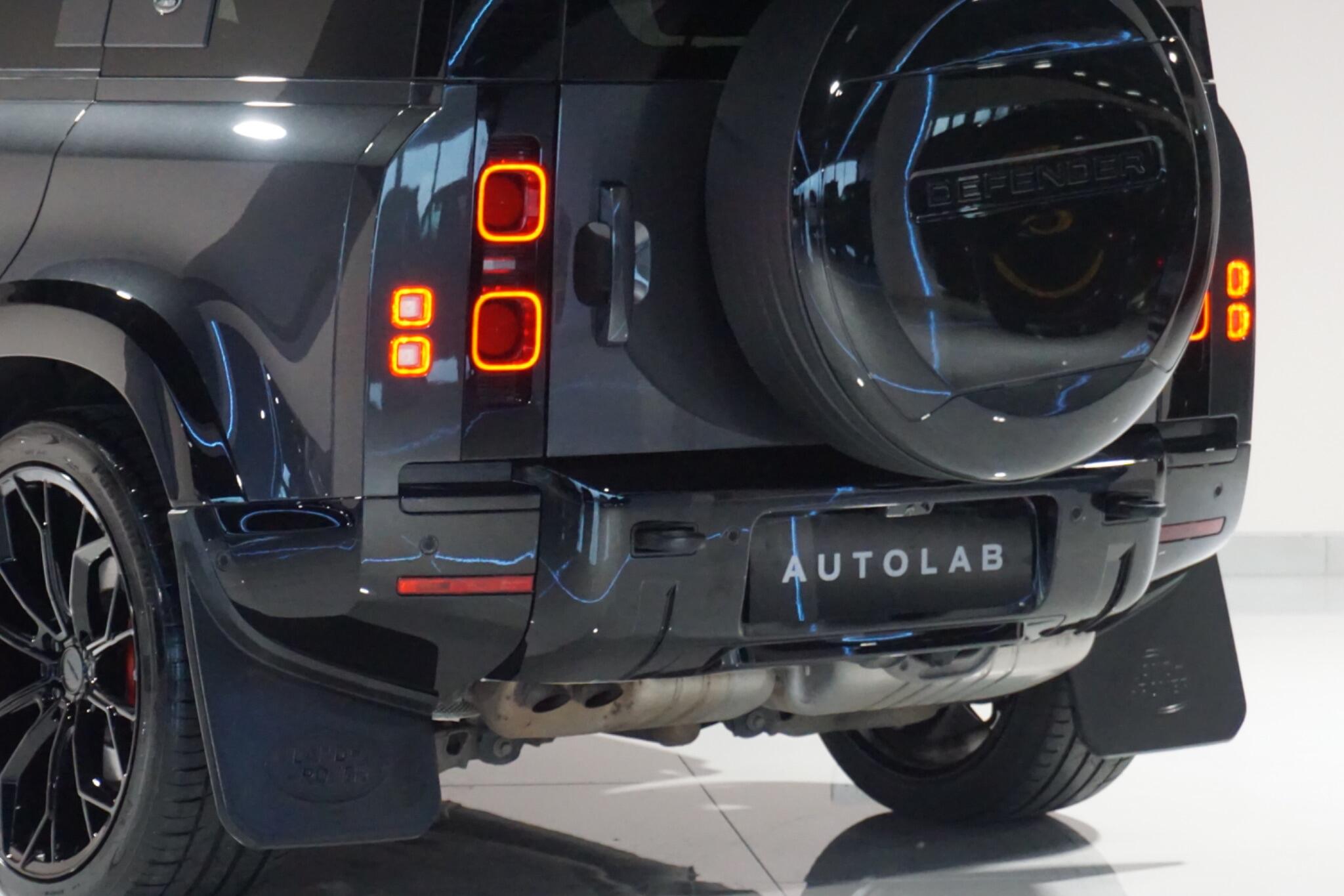 Land Rover Defender 110 3.0 D300 MHEV X-Dynamic HSE SUV 5dr Diesel Auto 4WD Euro 6 (s/s) (300 ps)